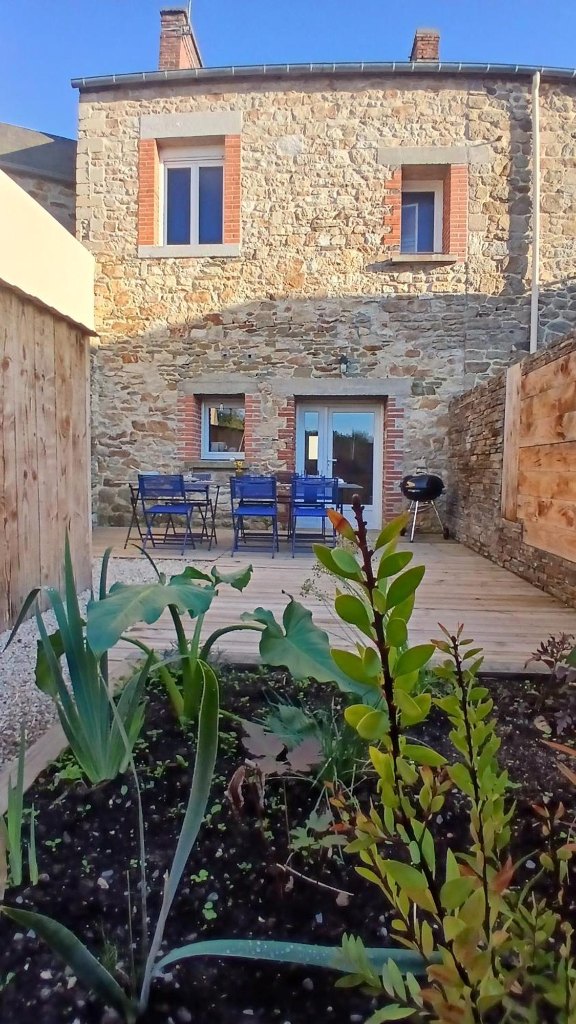 Au Bout Du Mont Villa Pontorson Eksteriør bilde